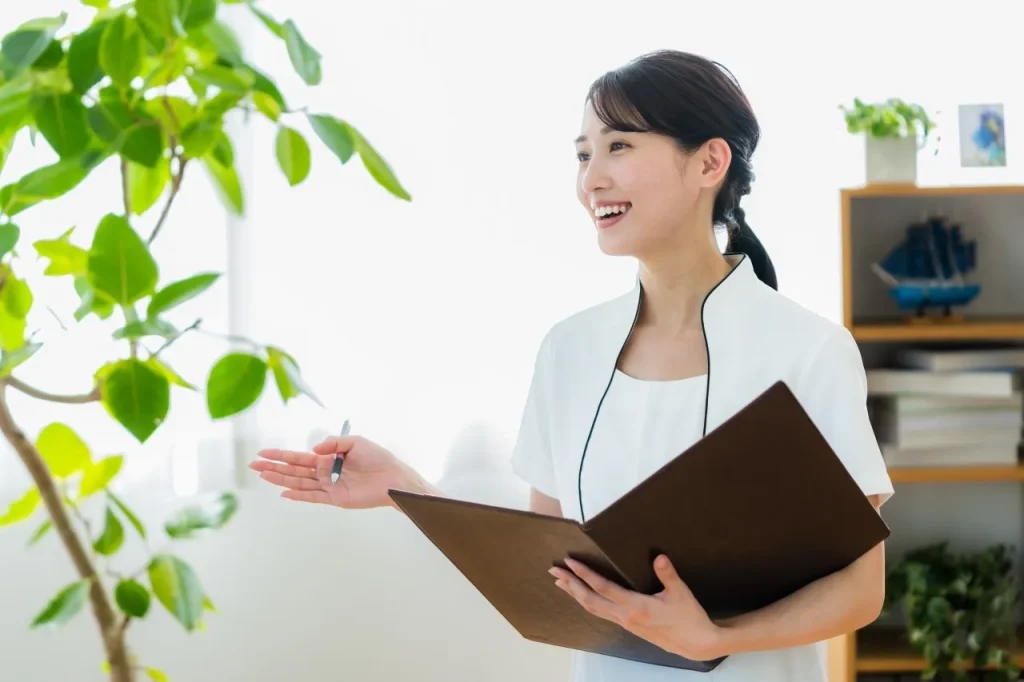 エステティシャン　女性